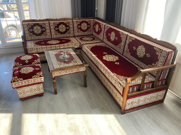 Maroon Royal Star Arabic Jalsa